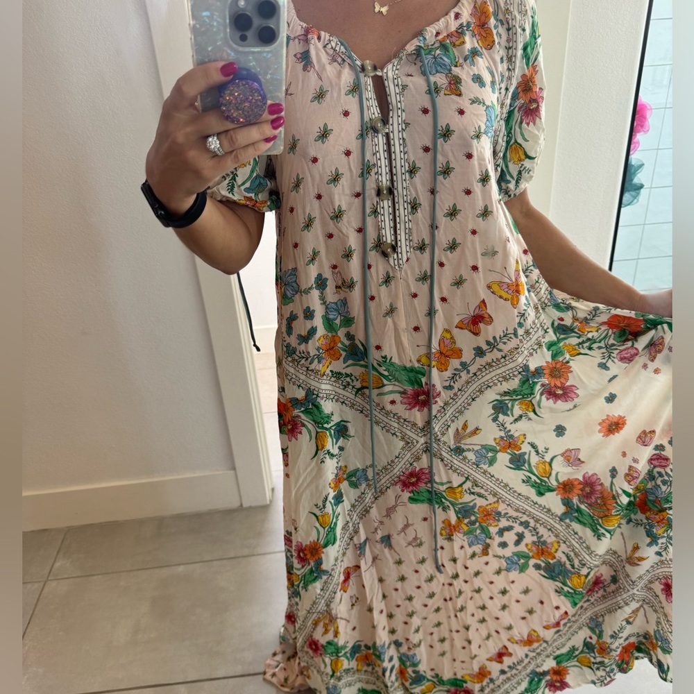 Flowy floral maxi dress